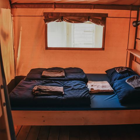 SafariZelt 4 Personen - einschließlich sanitärer Einrichtungen