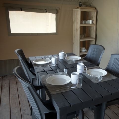 TENTE TOILE ET BOIS 6 personnes - y compris les toilettes
