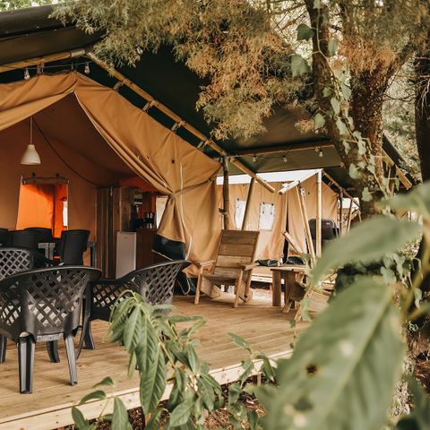 CANVAS AND WOOD TENT 6 people