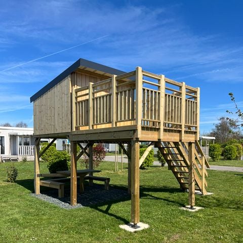 HÉBERGEMENT INSOLITE 2 personnes - cabane campetoile pilotis