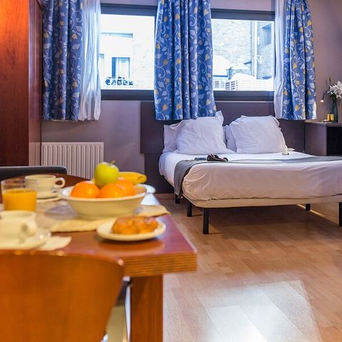 STUDIO 3 people - Studio 3 people