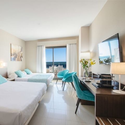 HABTIACIÓN 4 personas - Habitación de hotel Terraza junto al mar