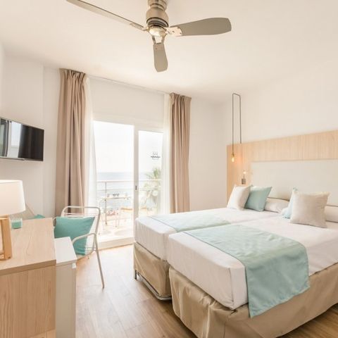 Habitación 1 persona - Balcón - Desayuno incluido