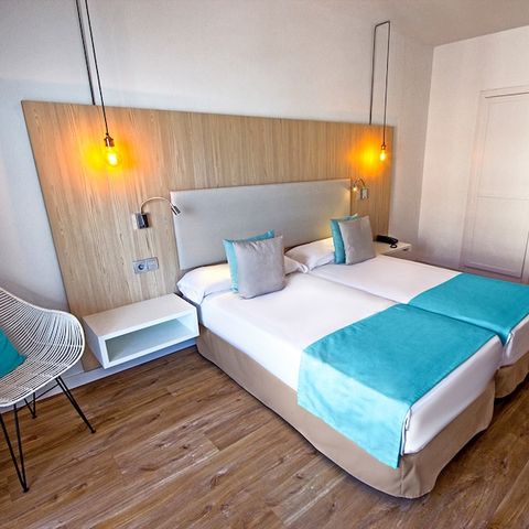 Hotelkamer 2 personen - Tweepersoons - Balkon - Ontbijt inbegrepen