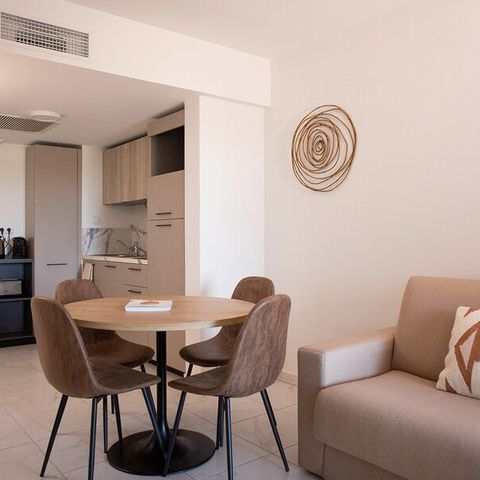 Apartment 6 persons - Flat 6 people - 2 bedrooms - Spacious terrace / loggia