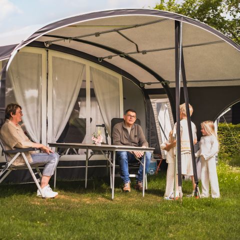 Emplacement - Comfort Plus XL avec sanitaires privés - Korenbloem
