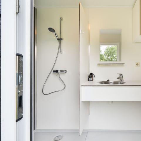 Pitch - Comfort Plus XL with private bathroom facilities – Korenbloem