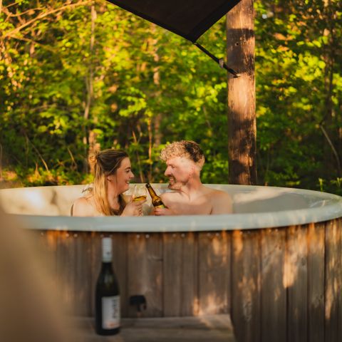 Accommodation 2 persons - Luxury loft on the edge of the woods with a hot tub and sauna