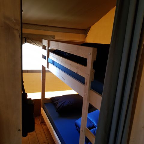 CANVAS AND WOOD TENT 4 people - including sanitary facilities