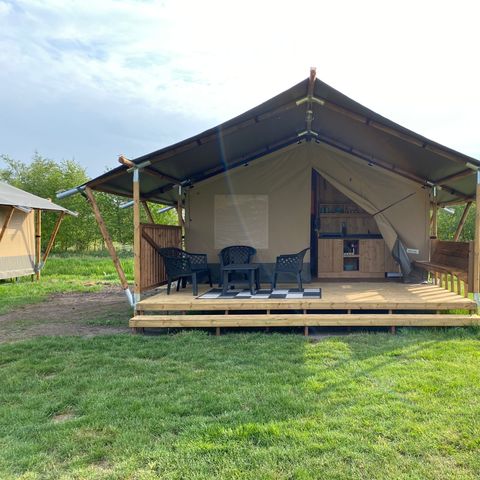 TENDA IN TELA E LEGNO 4 persone - compresi i servizi igienici