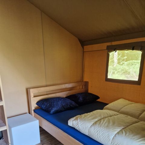 CANVAS AND WOOD TENT 4 people