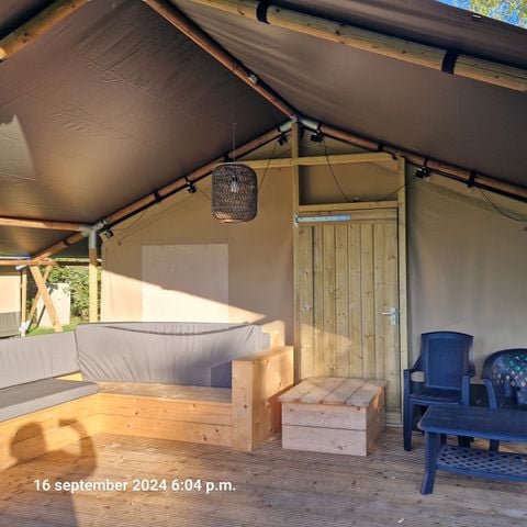 CANVAS AND WOOD TENT 4 people