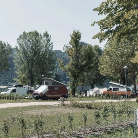 Kampeerplaats - Uitzicht op het meer