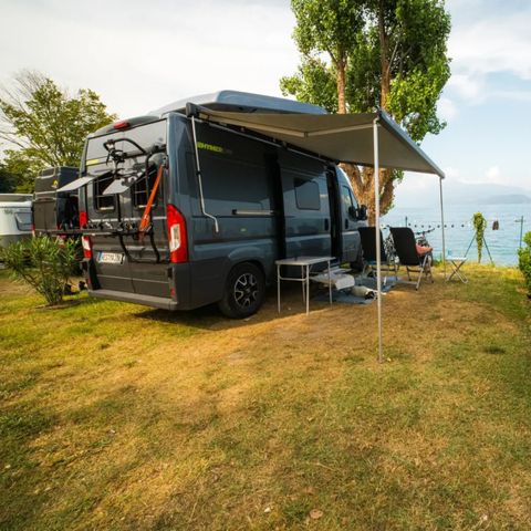 STAANPLAATS - Standplaats met uitzicht op het meer 60 m²