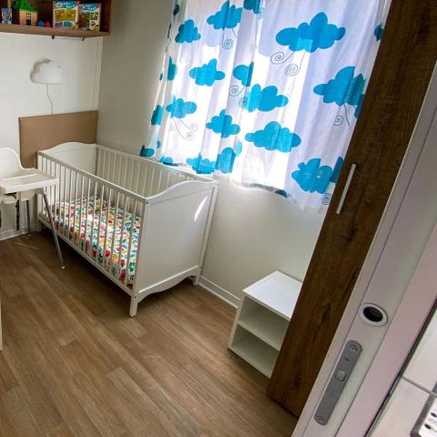 Mobile home 5 persons - Cottage Next XL Spotty - with baby room