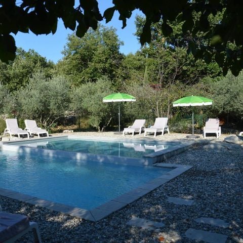 ALBERGUE 5 personas - Roulotte (Estancia familiar) climatizada / sin desayuno / 5 pers incluidas / Spa privado opcional