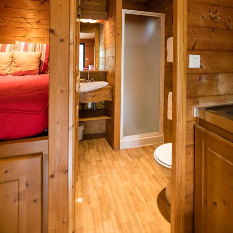 LODGE 5 Personen - Wohnwagen ( Premium-Aufenthalt ) mit Klimaanlage/ all inclusive Luxusversion mit privatem Spa / 2 Pers. inkl.