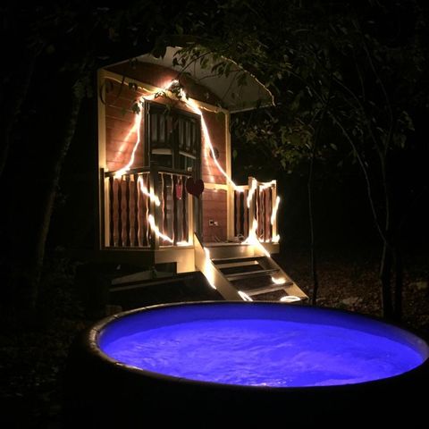 LODGE 2 persone - Caravan gitana con aria condizionata (soggiorno Nuit d'Amour) / Spa privata e atmosfera romantica / 2 persone incluse