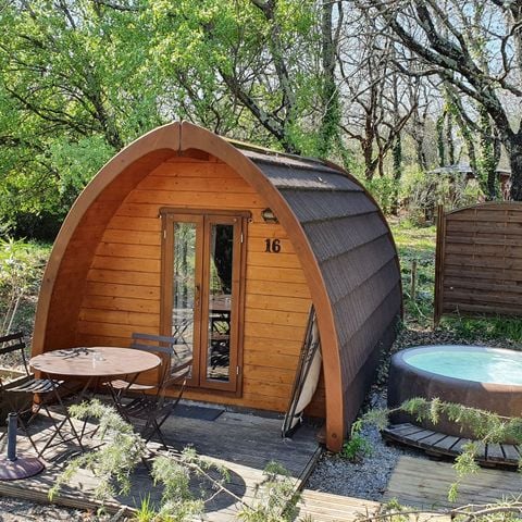 UNUSUAL ACCOMMODATION 3 people - Air-conditioned forest hut ( with breakfast and private Spa unlimited access ) / 2 pers included