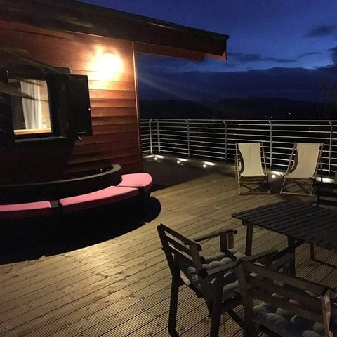 AUßERGEWÖHNLICHE UNTERKUNFT 2 Personen - Suite Nid d'Amour et Spa ( die ultimative Raffinesse in den Baumwipfeln speziell für Paare ) / 2 Pers. inbegriffen