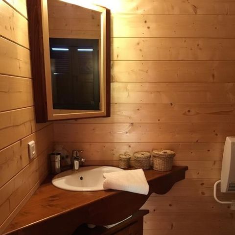 LODGE 2 personen - Cabane Lodge met ontbijt en privé spa op terras