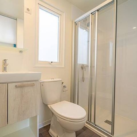 Mobilheim 4 personen - Mobilheim | Premium | 2 Zi. | 4 Pers. | Erhöhte Terrasse | Klimaanlage | TV