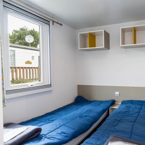 Stacaravan 6 personen - MH 2BED - INGESLOTEN HALFOVERDEKT TERRAS