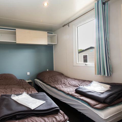 Mobilheim 6/7 personen - MH 3CH - HALBÜBERDACHTE TERRASSE GESCHLOSSEN