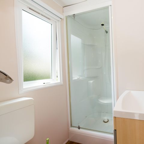 Mobilheim 2 Personen - 1 SCHLAFRAUM - ÜBERDACHTE TERRASSE