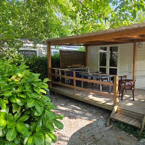 Mobilhome 4 personnes - Samedi 2 chambres + terrasse couverte - sans sanitaires