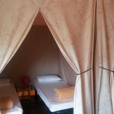 Tente en toile et en bois 5 personnes - INSOLITE LODGE sans sanitaires