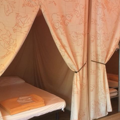 Tente en toile et en bois 5 personnes - INSOLITE LODGE sans sanitaires