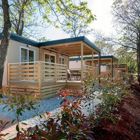Mobilhome 6 personnes - Mobil-home | Comfort XL | 3 Ch. | 6 Pers. | Terrasse surélevée | 2 SDB | Clim. | TV