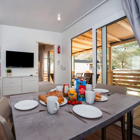 BUNGALOW 6 personnes - Comfort XL | 3 Ch. | 6 Pers. | Terrasse surélevée | 2 SDB | Clim. | TV