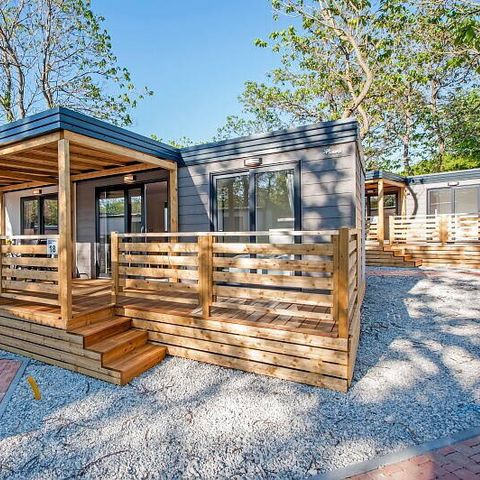 CASA MOBILE 6 persone - Casa mobile | Comfort | 2 Camere da letto | 4/6 Persone | Terrazza rialzata | 2 bagni | Aria condizionata | TV