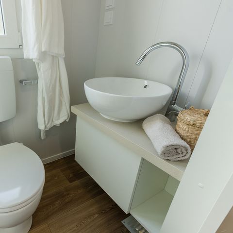MOBILHOME 2 personnes - Comfort | 1 Ch. | 2 Pers. | Terrasse surélevée | Clim. | TV