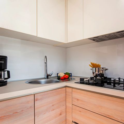 BUNGALOW 6 personnes - Comfort XL | 2 Ch. | 4/6 Pers. | Terrasse surélevée | 2 SDB | Clim. | TV
