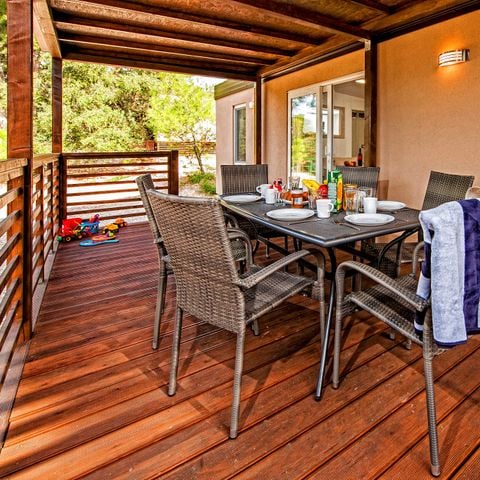 BUNGALOW 4 personnes - Comfort XL | 2 Ch. | 4 Pers. | Terrasse surélevée | 2 SDB | Clim. | TV