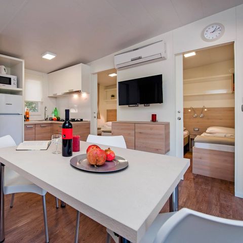 Mobilheim 6 Personen - Mobilheim | Comfort | 3 Zi. | 6 Pers. | Erhöhte Terrasse | 2 Bäder | Klimaanlage | TV