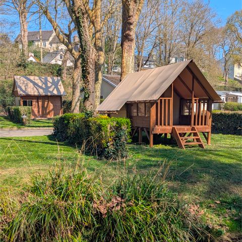 TENT 2 people - Lodge Rando tent on stilts, 5.7m² 1 bedroom with terrace (no sanitary facilities) and kitchen