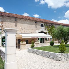 Camping Koawa  Les Gorges Du Chambon - Camping Charente