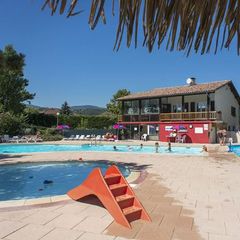 Tour Opérateur et Particuliers sur Campings Les Rives de Condrieu - Funpass non inclus - Camping Rhone