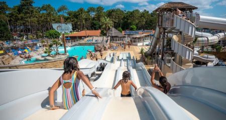 Campeggi con scivoli acquatici