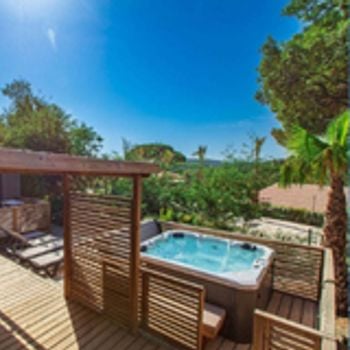 Mobil-home avec jacuzzi privatif
