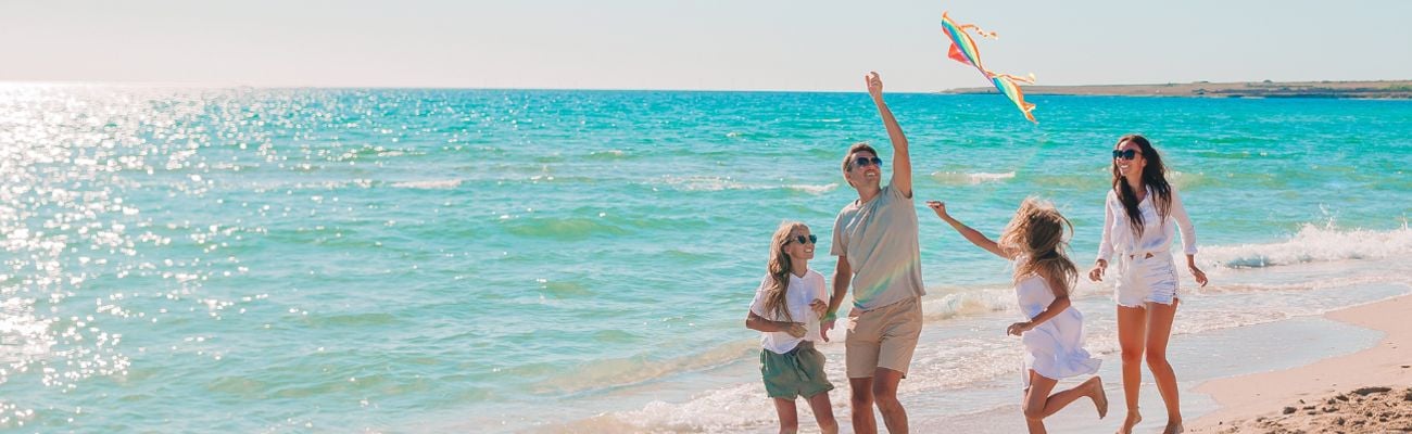 Familie op het strand
