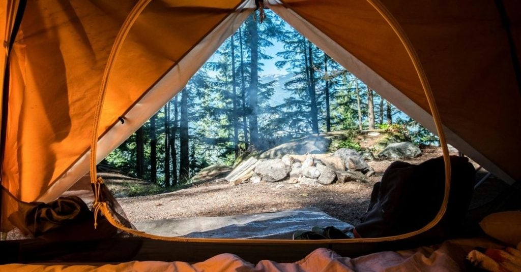 Foto van een tent op de camping